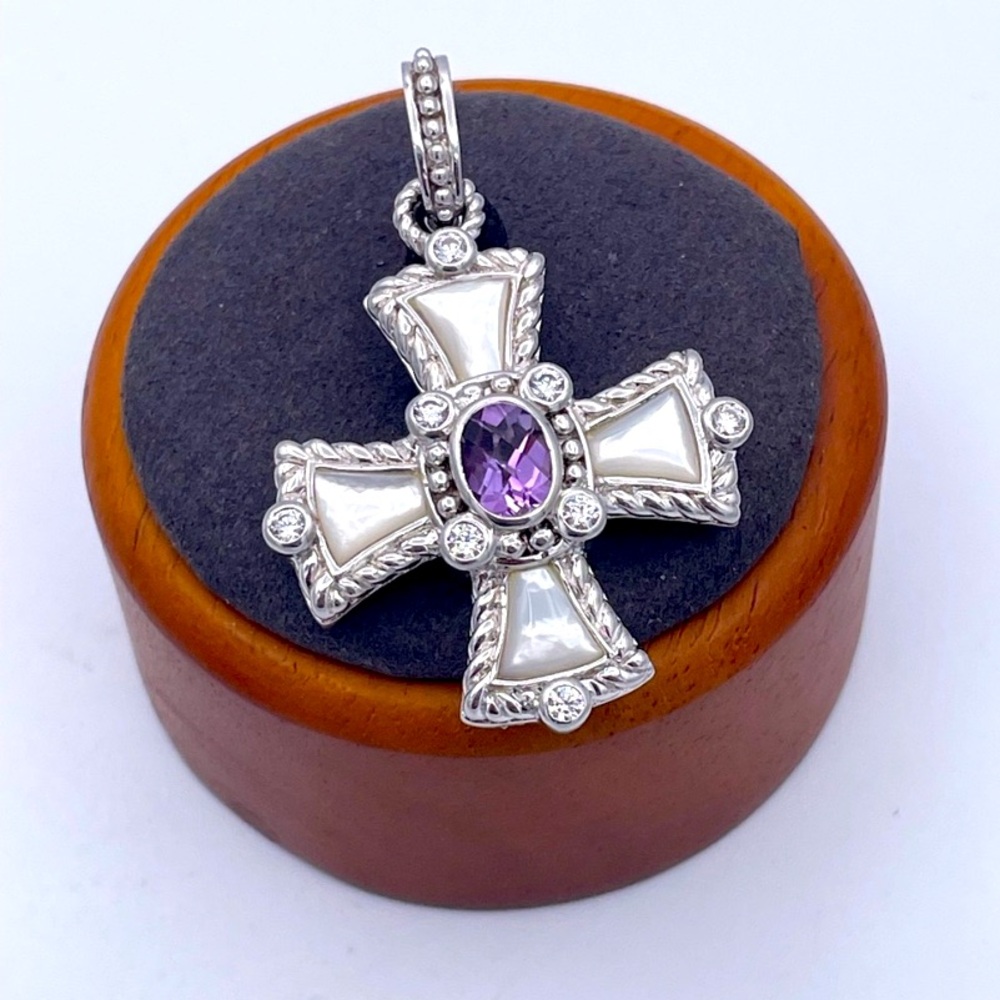 Maltese Cross Pendant with Amethyst and Mother-of-Pearl by Judith ripka 💕💕